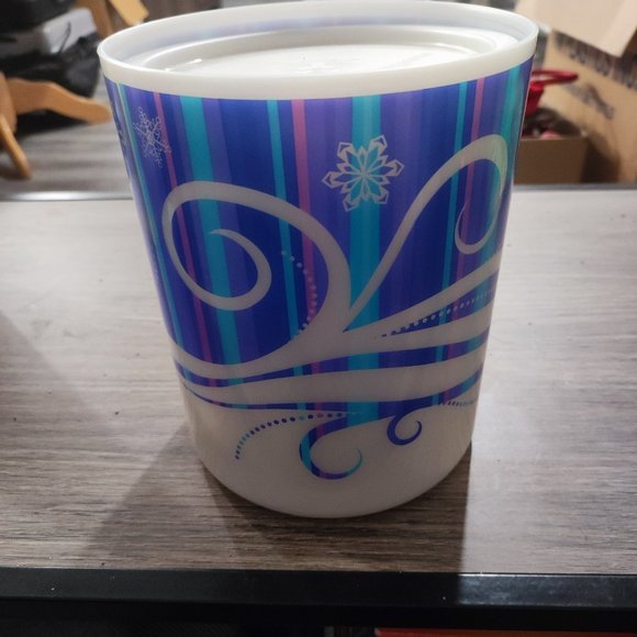 Tupperware food containers 12 - 8 - 5 cups winter design - Picture 2 of 6